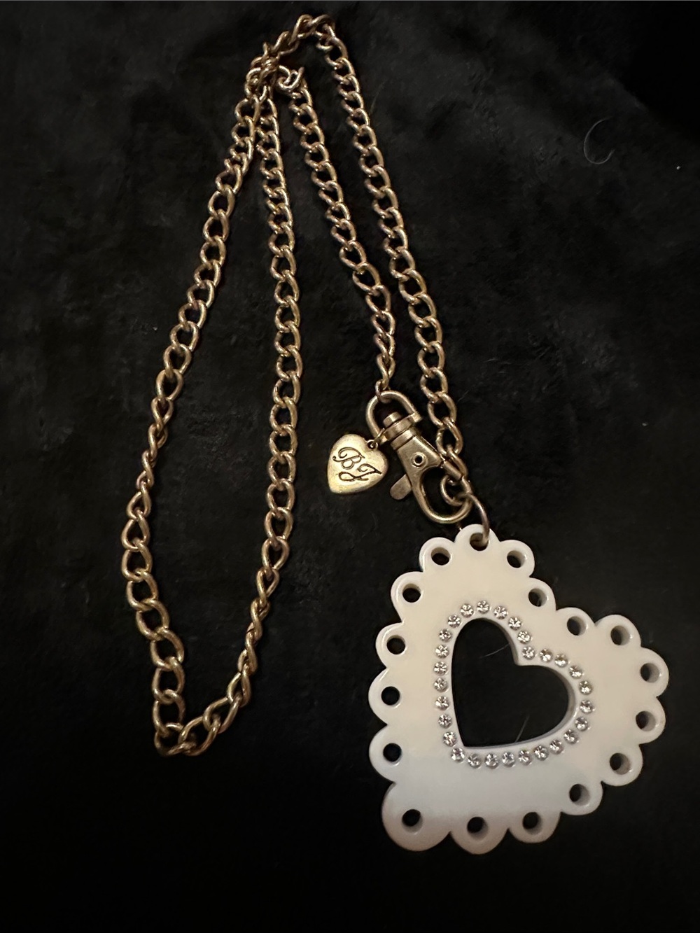 BETSEY JOHNSON Heart Cutout Necklace Rhinestones White /Gold Long Chain BJ Heart